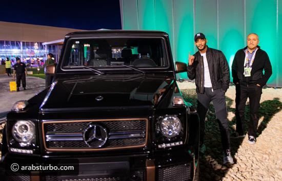 محمد رمضان يقتنص مرسيدس SUVرونالدينيو  استون مارتن من مزاد السيارات بمعرض الرياض