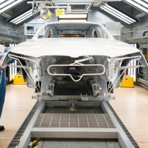BMW تتوقع زيادة معدلات الطلب العالمي على السيارات الجديدة