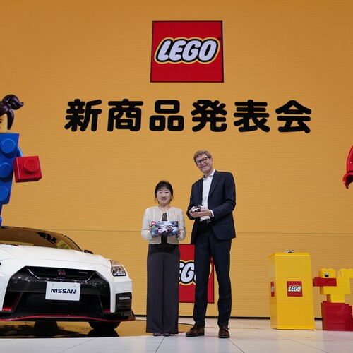 واحتفالا بالذكرى الخمسين لإطلاق السيارات GT-R مجموعة "ليجو" تعيد إحياء السيارة نيسان GT-R NISMO عن طريق المكعبات