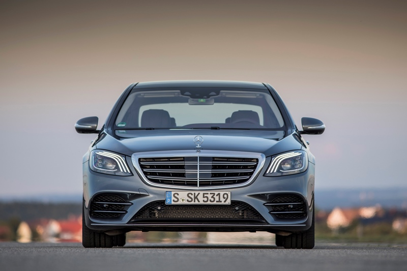 عائلة الفئة S تكتمل بإطلاق السيارة S320 الجديدة بـجانب السيارتين S450 وS560