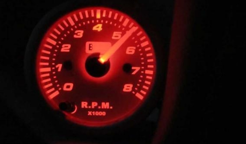 وظيفة عداد RPM وفوائده لقائد السيارة