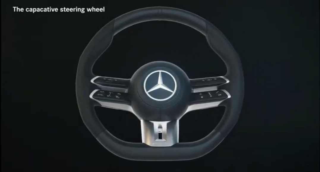 مرسيدس تكشف عن عجلة القيادة الجديدة الذكية