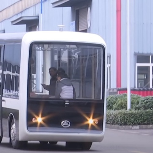 الصين تبدا التشغيل التجريبي لخط الحافلات ذاتية القيادة
