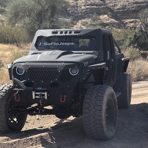 جيب SF 6x6G شاحنة  مخيفه ب 6 عجلات وبقدرة جر 12 ألف رطل