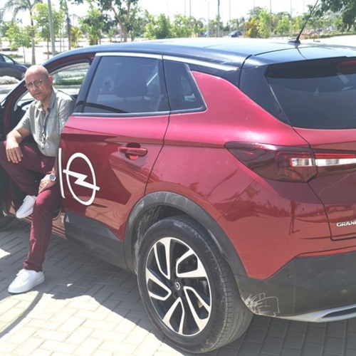 OPEL GRANDLAND X ... من المنصور للسيارات ( الالمانى ما بيهزرش ) السيارة ... عنوان للرياضية .. والقوة ... وتعدد الاستخدام ... والعائلية ... والانطلاقة المميزة
