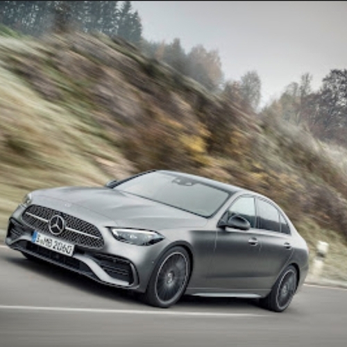 مرسيدس-بنز تقدم السيارة C-Class الجديدة كليًا في السوق المصرى