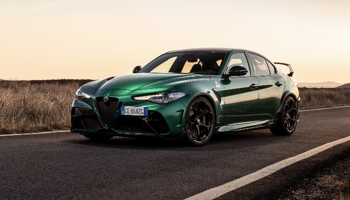 ألفا روميو  تعلن عن طرح 500 سيارة إصدار خاص لـ Giulia GTA ونفاذ الكمية في وقت وجيز