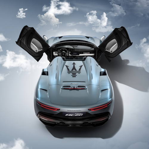 العرض العالمي الأول لسيارة مازيراتي MC20 Cielo الجديدة