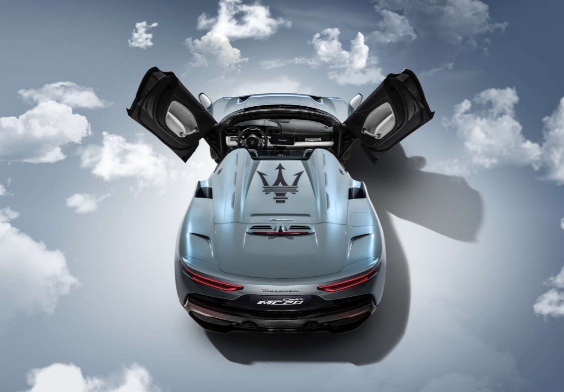 العرض العالمي الأول لسيارة مازيراتي MC20 Cielo الجديدة