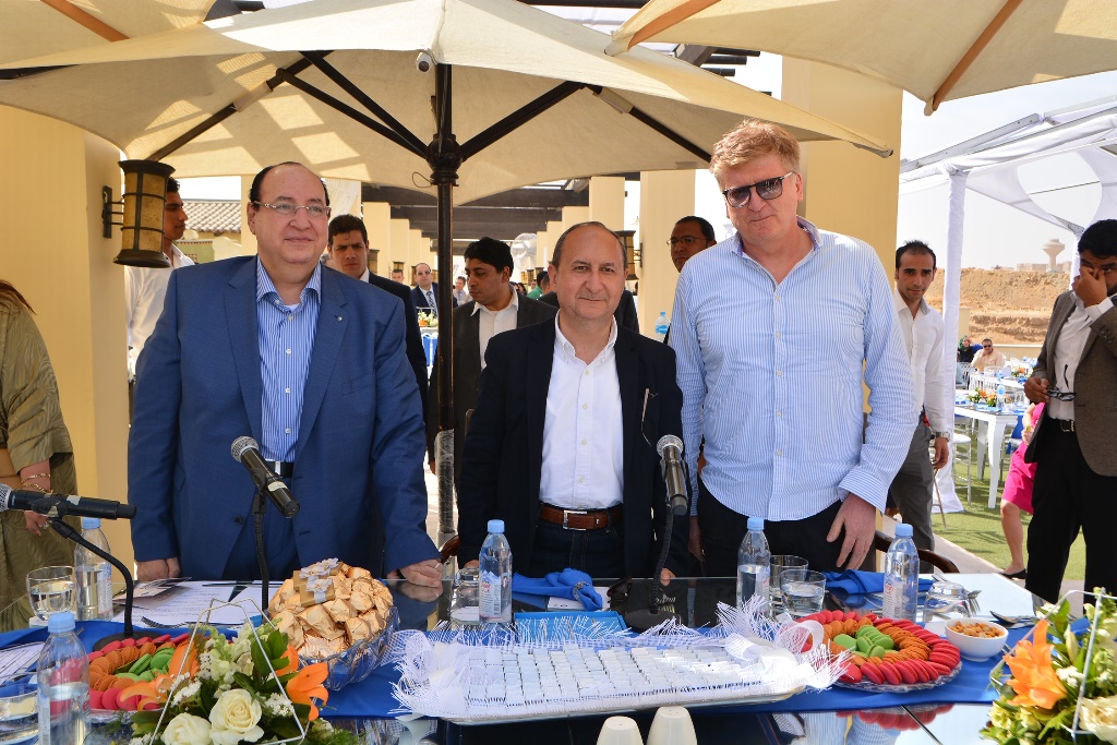المجموعة البافارية للسيارات تطلق رسميا العلامة الكهربائية  BMWiفي مصر