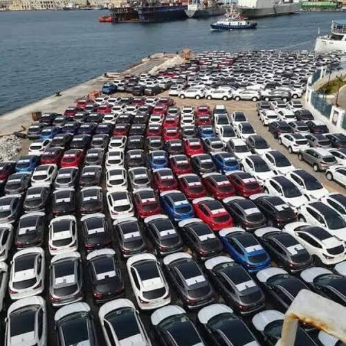 دفع قيمه السيارات بالكامل في حالة مخالفه التجار بالاتجاة للاستراد بنظام الافراد