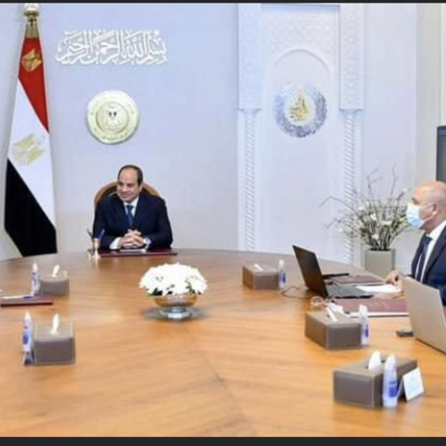 ١٥٠ شركة وطنية  بعماله تصل ١٠٠ الف قوة تعمل فى انشاء الخط الاول من القطار الكهربائي السريع السخنة  مطروح