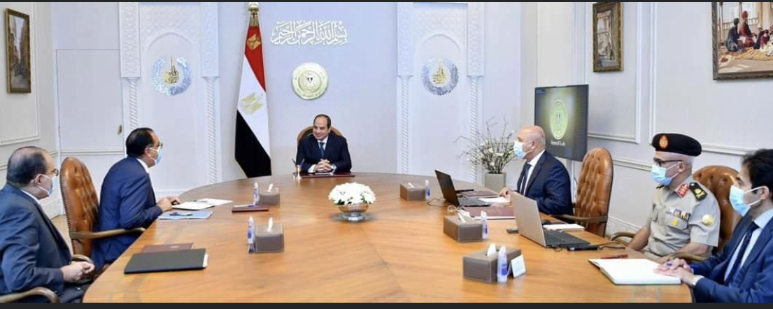 ١٥٠ شركة وطنية  بعماله تصل ١٠٠ الف قوة تعمل فى انشاء الخط الاول من القطار الكهربائي السريع السخنة  مطروح