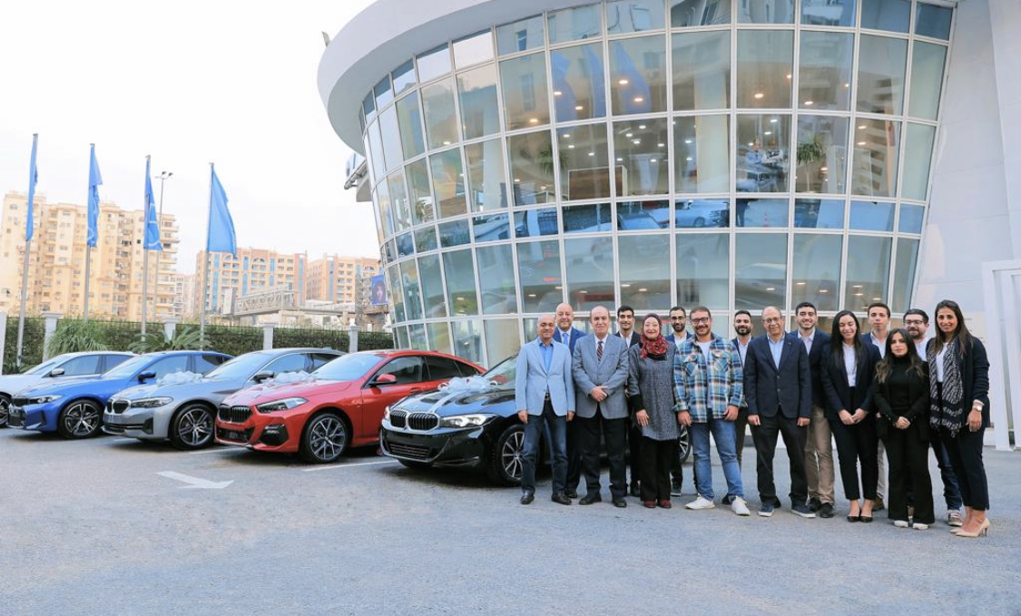بالأسعار المعلنة الرسمية: "جلوبال أوتو" تُسلّم الدفعة الأولى مِن حجوزات سيارات BMW لعملائها