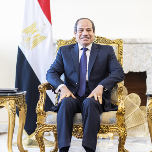 السيسي يصدر قرارا بتصفية السيارات ورفعها من شوارع مصر