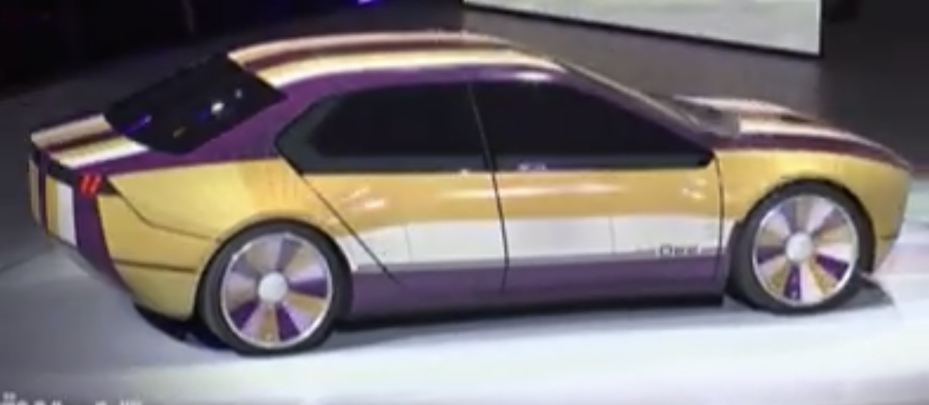 تتفاعل حسب مزاج سائقها وتغير ألوانها.. تعرف إلى سيارة BMW المبتكرة الجديدة