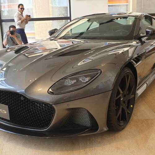 فى احتفالية رائعة اطلقت عز العرب آستون مارتن (DBS Superleggera) بمحرك  725 حصان وتقدم بسعر 8.5 مليون جنيها