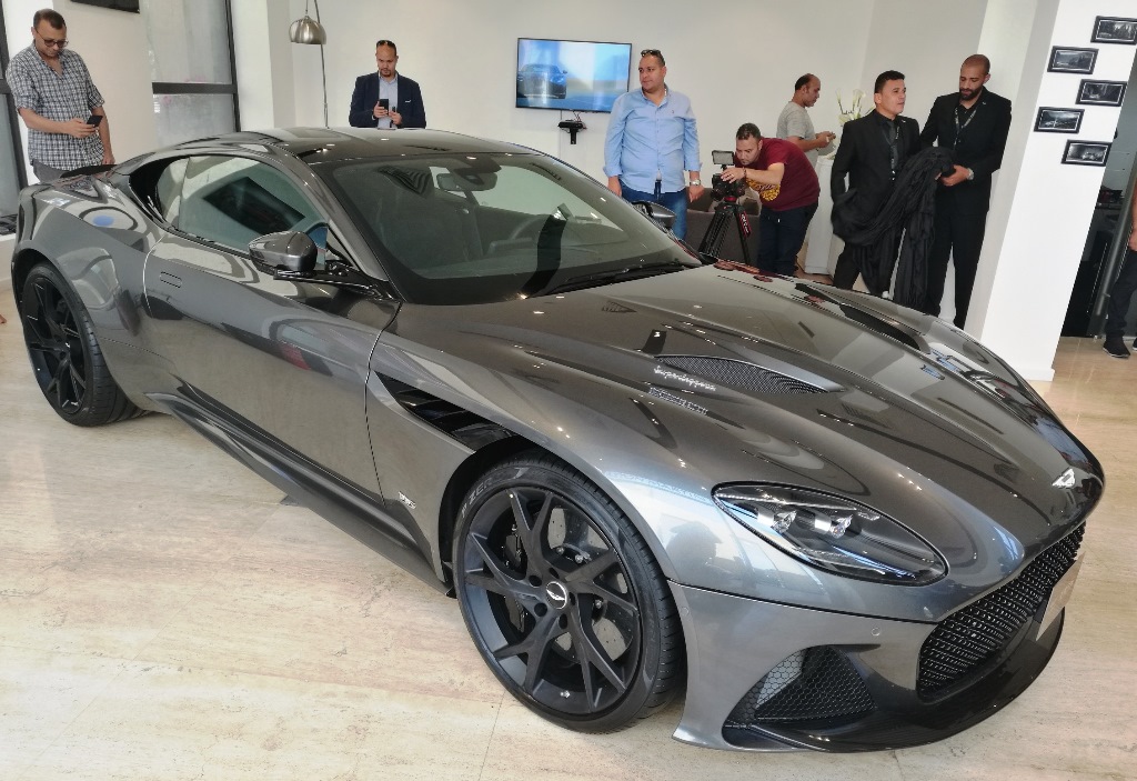 فى احتفالية رائعة اطلقت عز العرب آستون مارتن (DBS Superleggera) بمحرك  725 حصان وتقدم بسعر 8.5 مليون جنيها