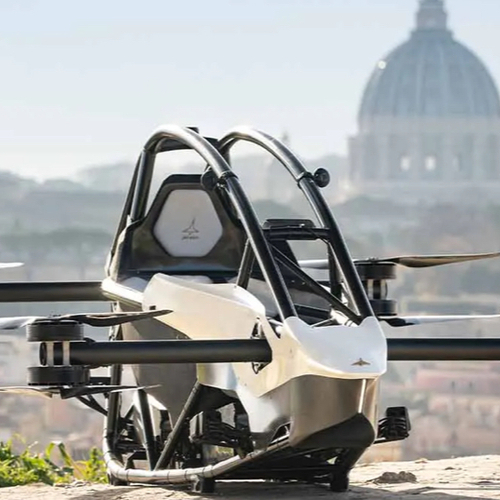 أصبحت السيارة الطائرة Jetson ONE أول سيارة معتمدة من eVTOL للطيران في إيطاليا