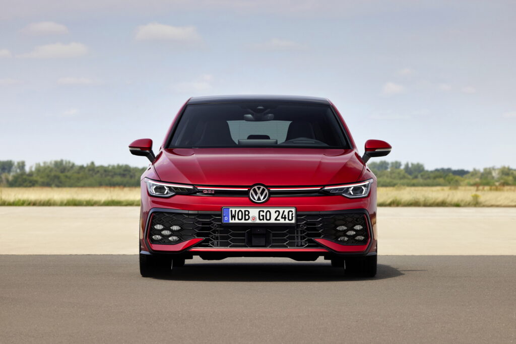 فولكس فاجن جولف GTI طراز 2025 تتخلى عن الناقل اليدوي