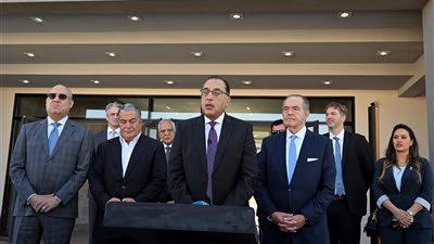 المنصور للسيارات يعرض دراسة علي رئيس الوزراء بأستبدال المركبات الخفيفة بسيارات كهربائية