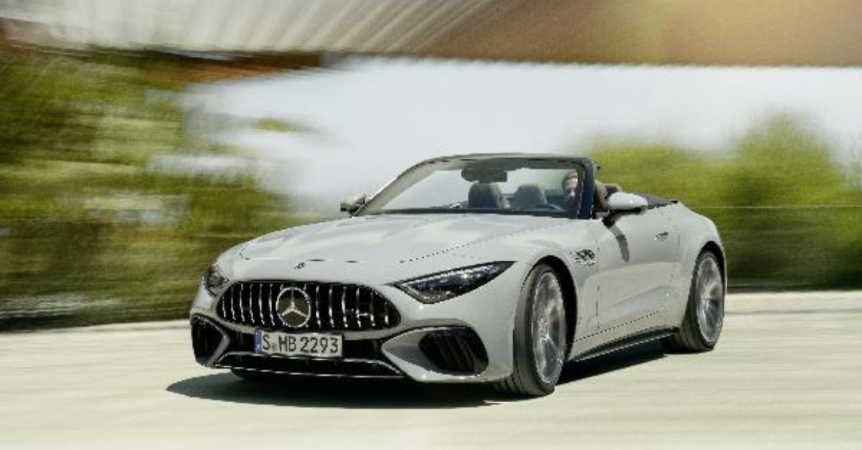 مرسيدس-بنز ايجيبت تقدم السيارة Mercedes-AMG SL55 4MATIC+ الجديدة كليًا في مصر
