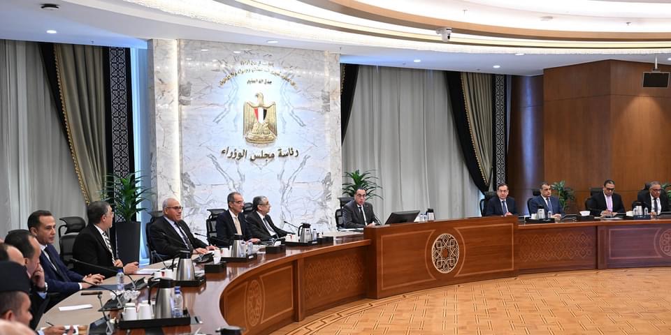 رئيس الوزراء يتابع جهود توطين صناعة الرقائق الإلكترونية وأشباه الموصلات في مصر