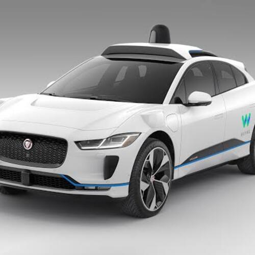 هل تبدأ حرب جديدة بين waymo الصينية و Tesla