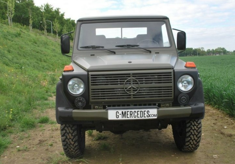 مرسيدس G-Class بيك اب العسكرية متاحة الآن للبيع