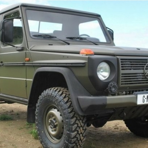 مرسيدس G-Class بيك اب العسكرية متاحة الآن للبيع