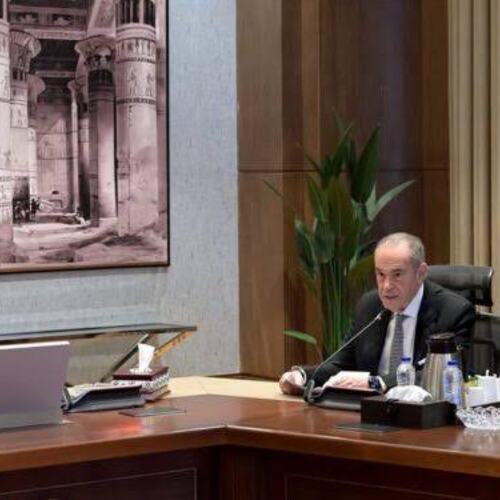رئيس الوزراء يلتقي مسئولي مجموعة "المنصور للسيارات" لاستعراض خطط إنشاء مصنعهم الجديد بمدينة أكتوبر
