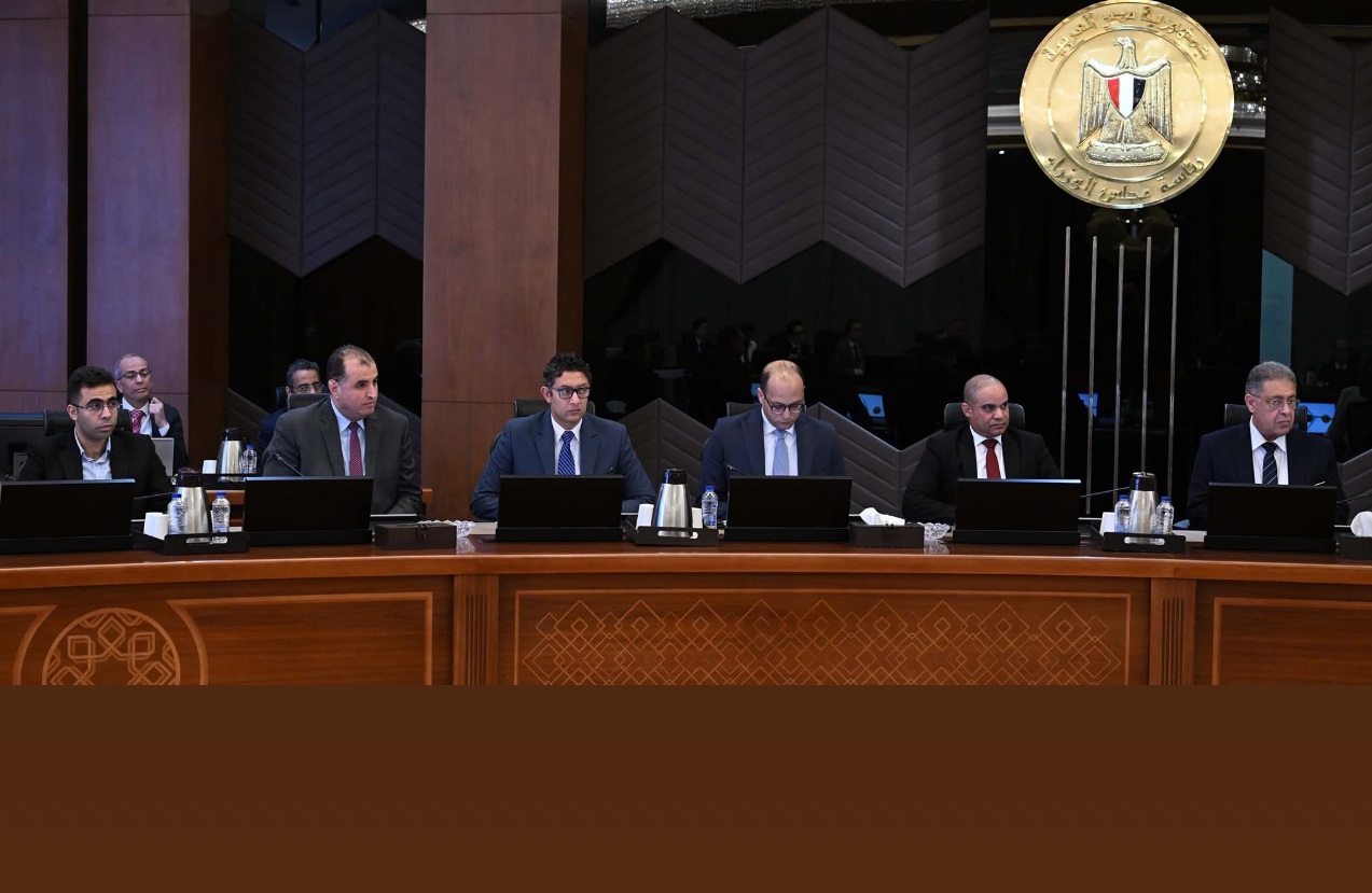 رئيس الوزراء يترأس اجتماع المجلس الأعلى لصناعة السيارات