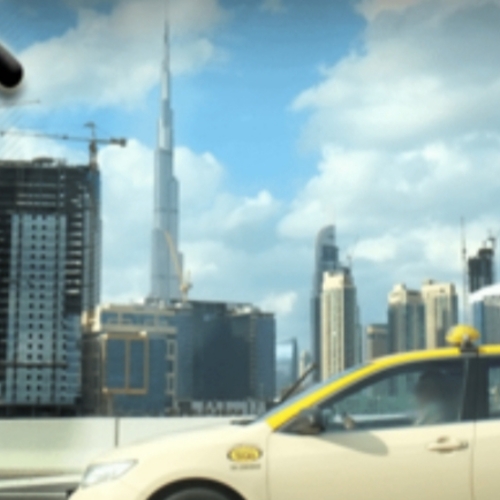 بالمجان.. دبي توفر إنترنت لركاب سيارات الأجرة