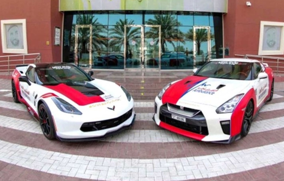 خدمة إسعاف كوكب  دبي تضيف نيسان GT-R وكورفيت C7 لأسطولها